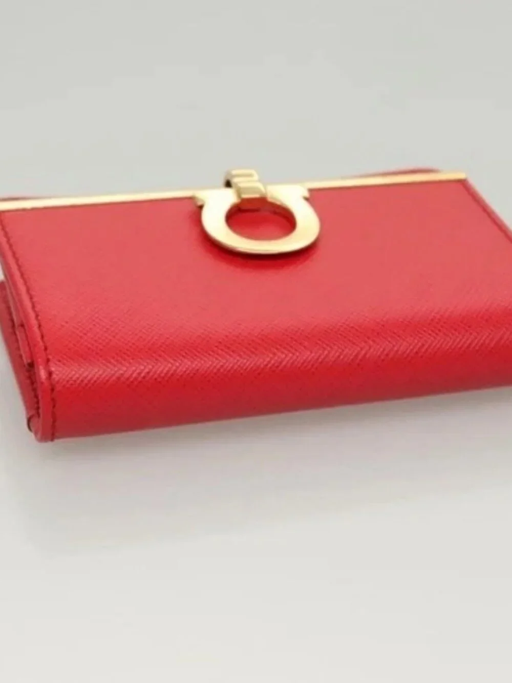 Salvatore Ferragamo Gancini Card Case Leather Red Gold Auth bs24757